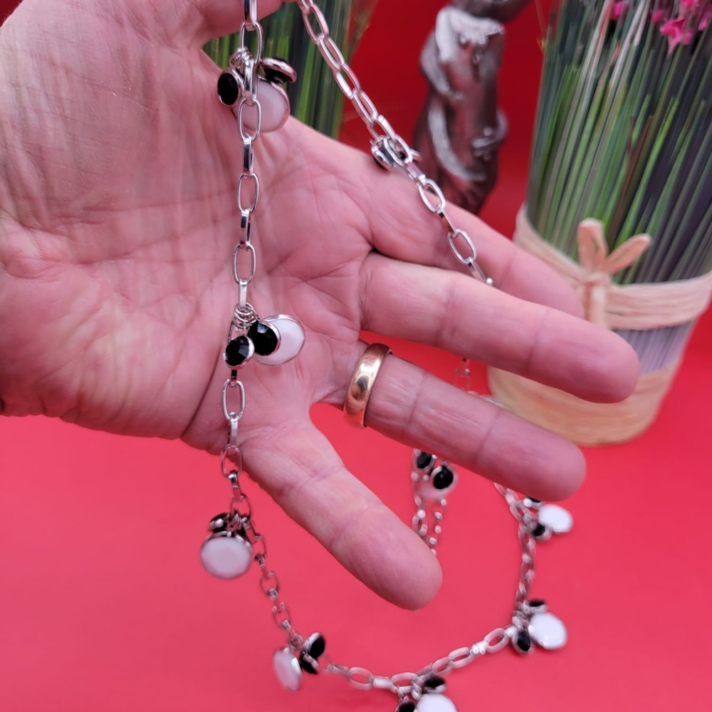 Necklaces - Picture 5 of 6